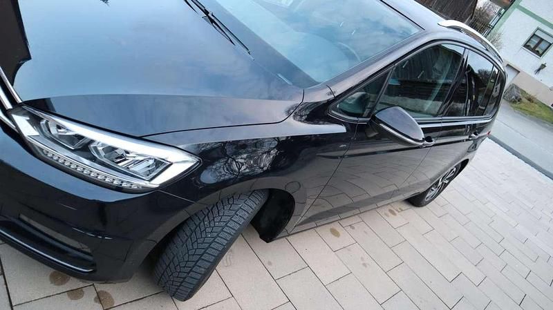 Gebraucht VW Touran Join 150 PS (110 kW) 2019 Schwarz Van / Kleinbus