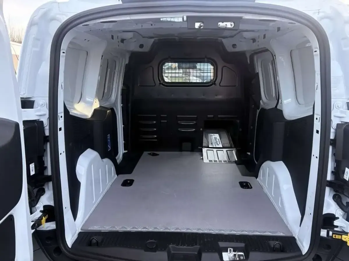 Gebraucht Ford Transit Trend 100 kW (136 PS) 2025 Frozen white Van / Kleinbus