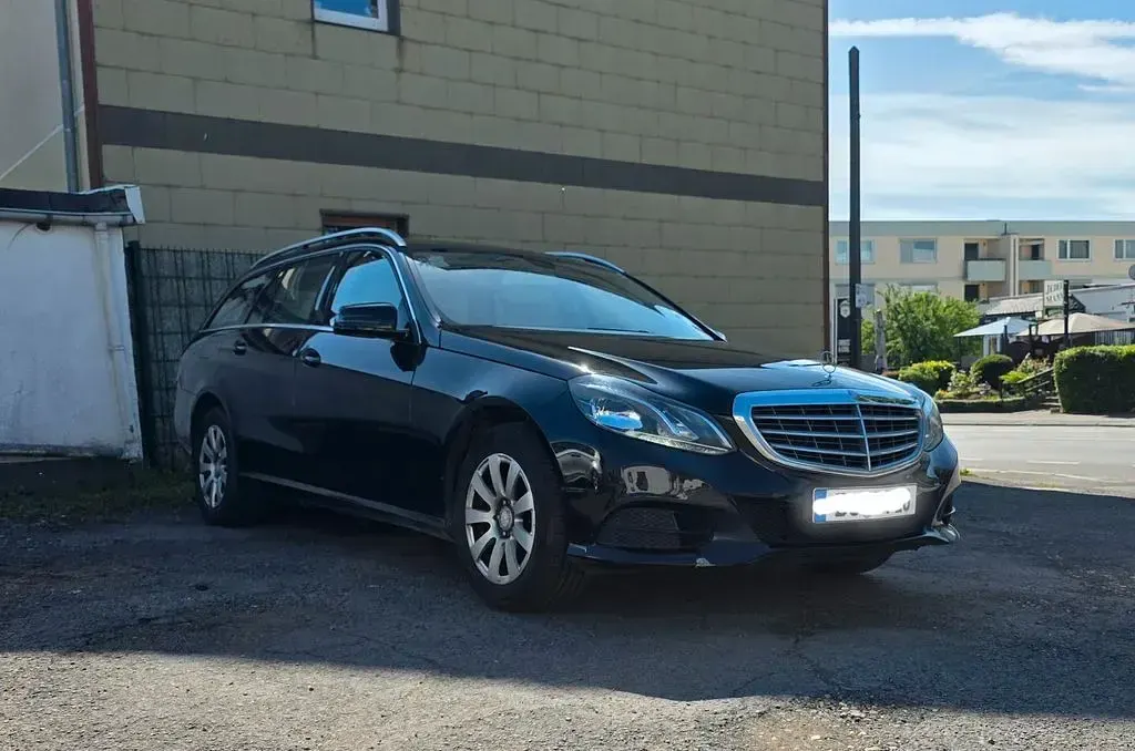 Usado Mercedes E200 136 CV (100 kW) 2013 Negro Berlina