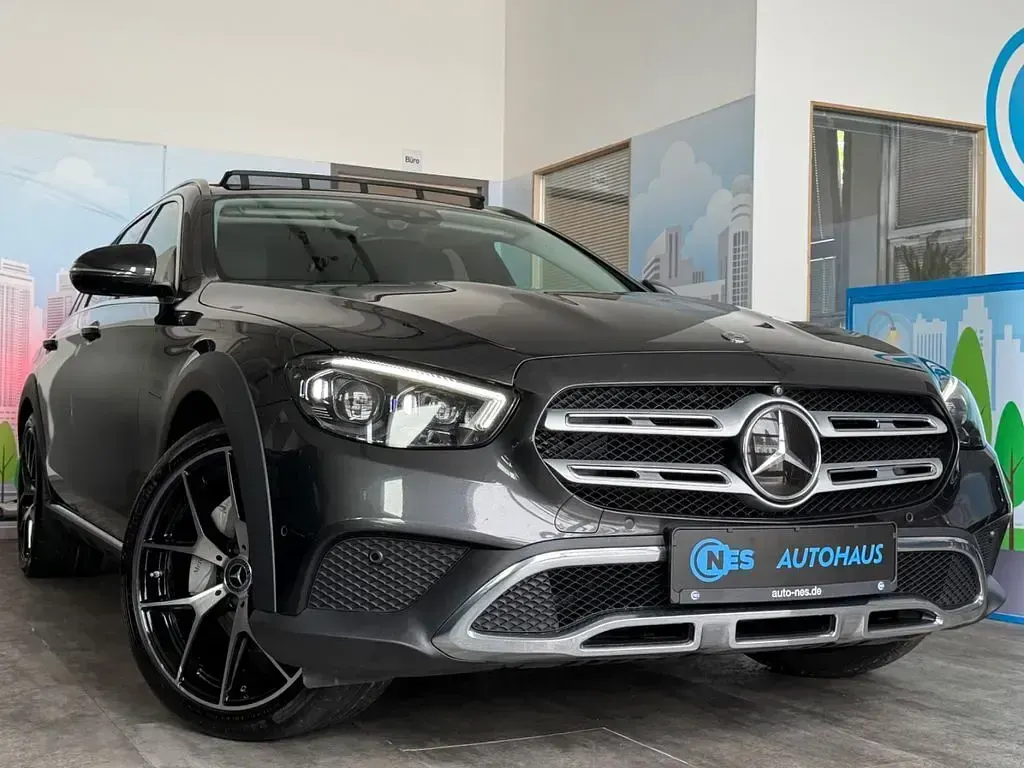 Gebraucht Mercedes E220 All-Terrain AMG 194 PS (142 kW) 2021 Grau Kombi
