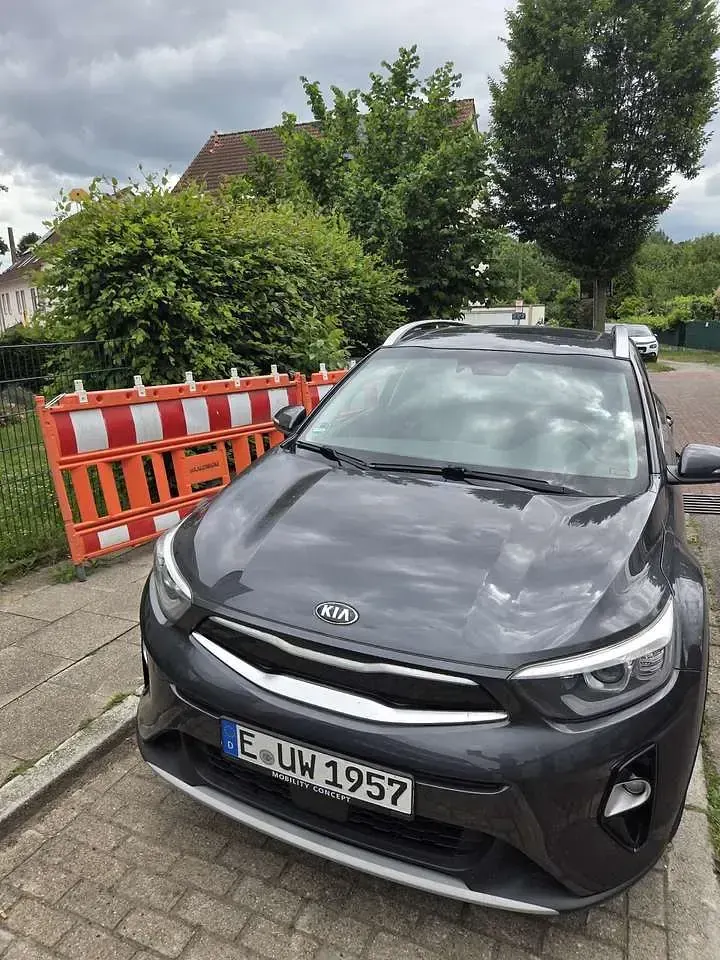 Gebraucht Kia Stonic Platinum Edition 120 PS (88 kW) 2022 Grau SUV