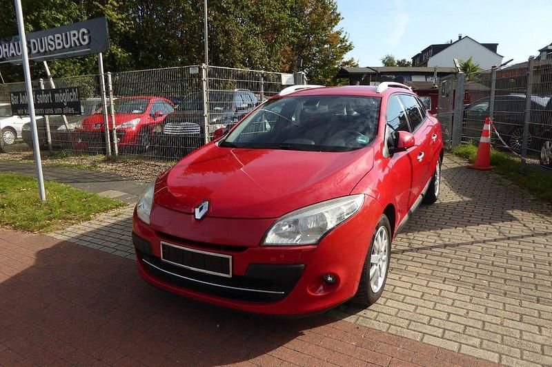 Rot Gebraucht 2010 Renault Mégane GrandTour Luxe Kombi | 3.750 € (Fairer Preis) - Bild 1/4