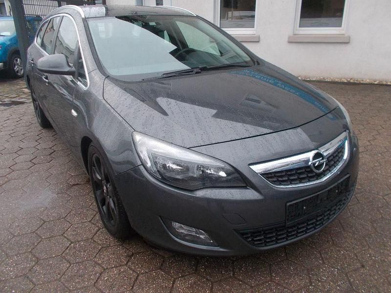 Gebraucht Opel Astra Sport 165 PS (121 kW) 2011 Karbongrau/technical grey Kombi