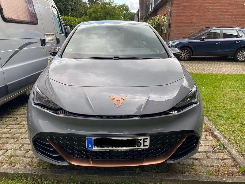 Grau Gebraucht 2022 Cupra Born Kleinwagen | 20.500 € (Fairer Preis) - Bild 1/4