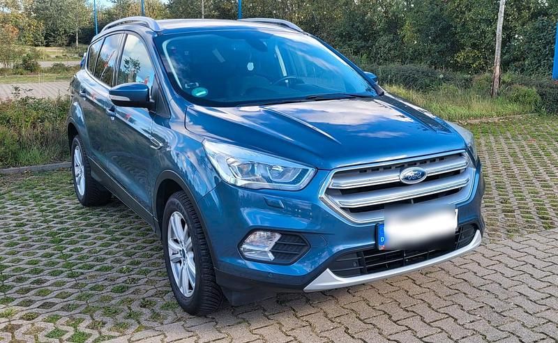 Gebraucht Ford Kuga 150 PS (110 kW) 2019 Blau SUV
