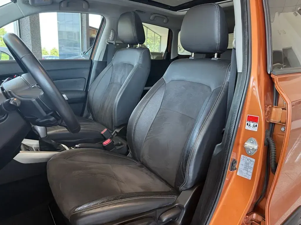Gebraucht Suzuki Vitara Comfort 120 PS (88 kW) 2017 Orange SUV