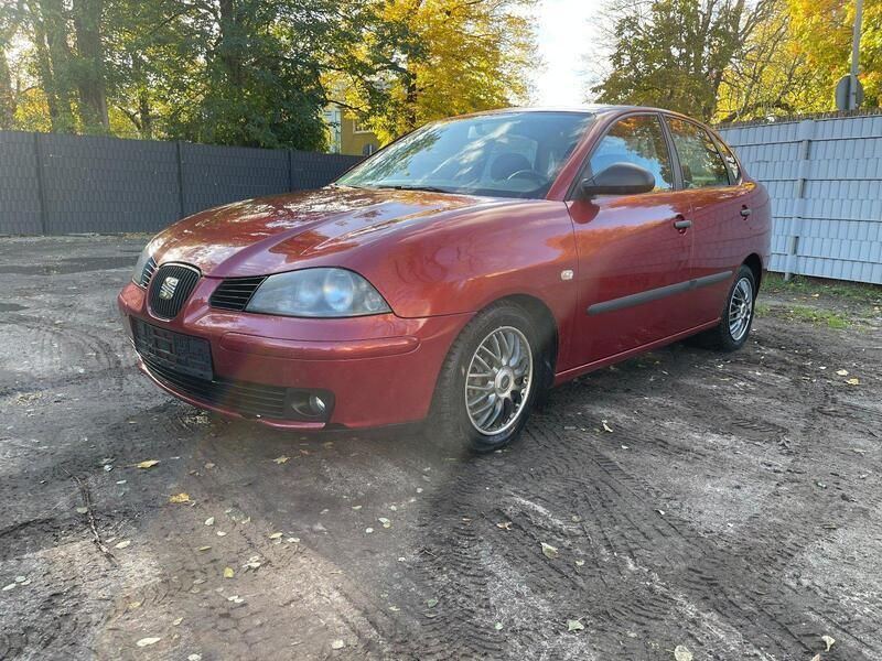 Rot Gebraucht 2006 Seat Cordoba Limousine | 1.299 € - Bild 1/4