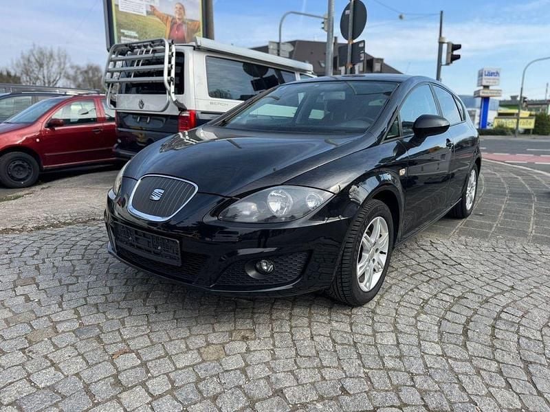 Second-hand Seat Leon Stylance 105 CP (77 kW) 2011 Negru Hatchback