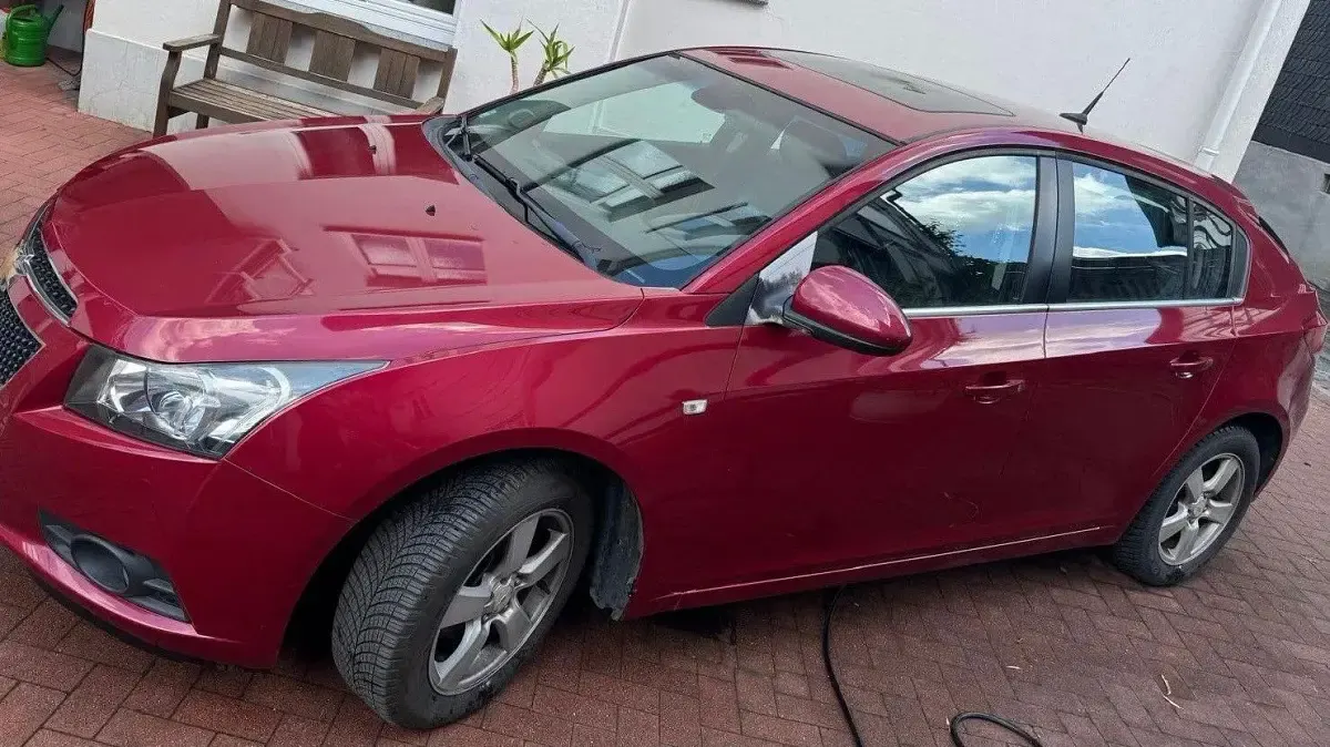 Gebraucht Chevrolet Cruze 141 PS (103 kW) 2011 Rot Limousine