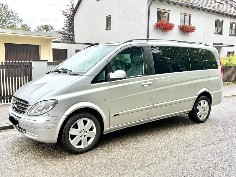 Silber Gebraucht 2006 Mercedes Viano Van / Kleinbus | 9.750 € (Guter Preis) - Bild 1/4