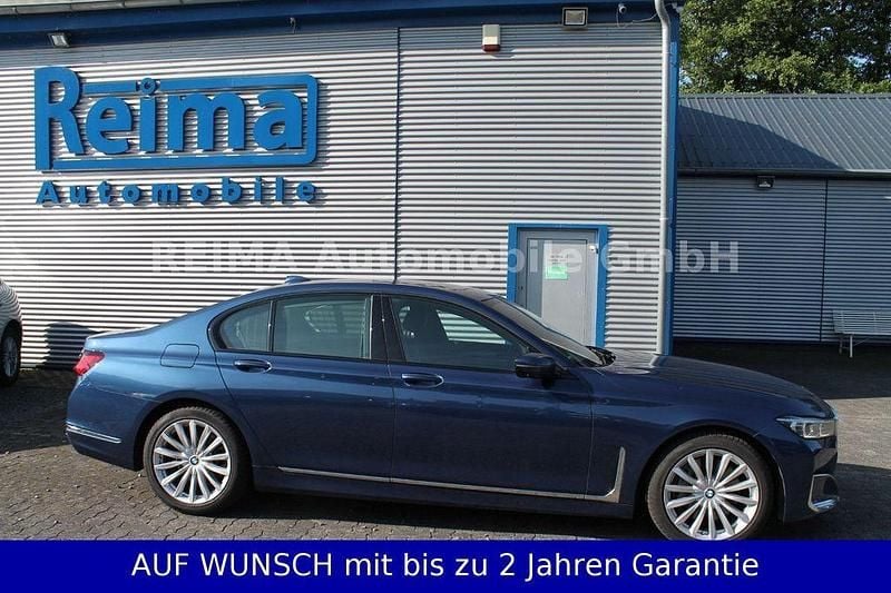 Phytonicblau Gebraucht 2021 BMW 740 Sport Line Limousine | 38.990 € - Bild 1/4