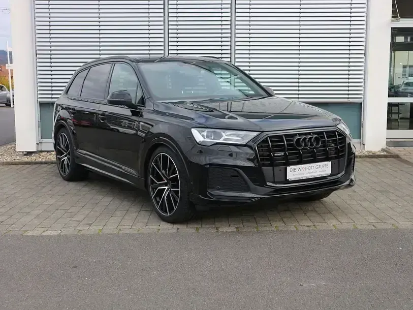 Używany Audi Q7 Competition 286 KM (210 kW) 2021 Czarny SUV