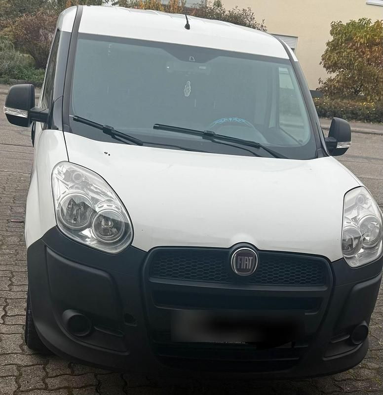 Weiß Gebraucht 2011 Fiat Doblò Van / Kleinbus | 4.999 € (Fairer Preis) - Bild 1/4