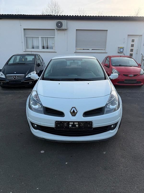 Gebraucht Renault Clio II 75 PS (55 kW) 2008 Weiß Kleinwagen