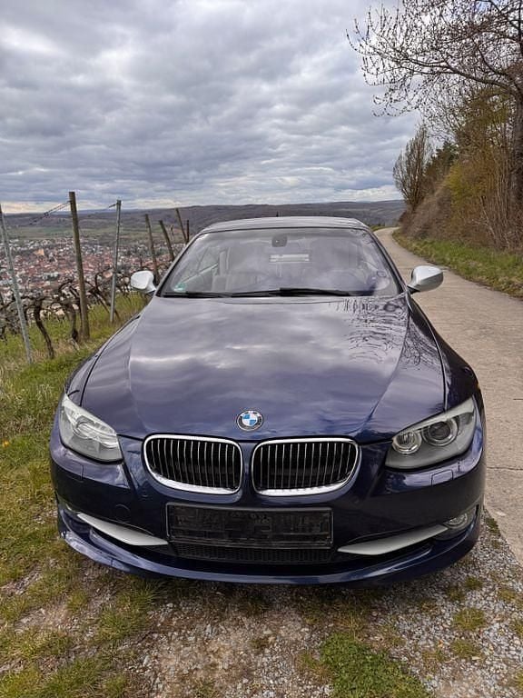 Gebraucht BMW 330 Cabriolet 245 PS (180 kW) 2012 Blau Cabrio