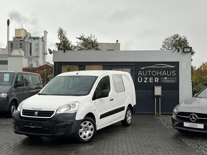 Weiß Gebraucht 2016 Peugeot Partner Comfort Van | 5.590 € (Fairer Preis) - Bild 1/4