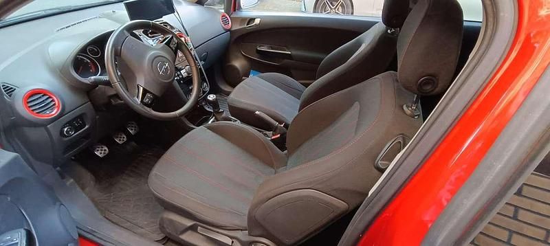 Gebraucht Opel Corsa 90 PS (66 kW) 2010 Rot Kleinwagen