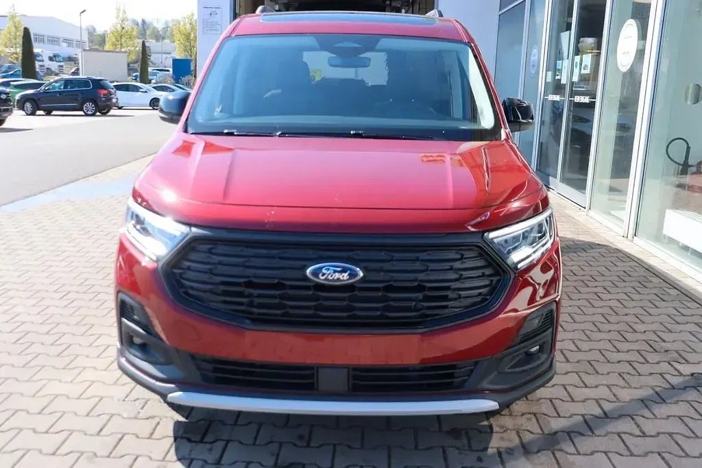 Neu Ford Grand Tourneo Connect Active 122 PS (89 kW) 2026 Maple red metallic Van / Kleinbus