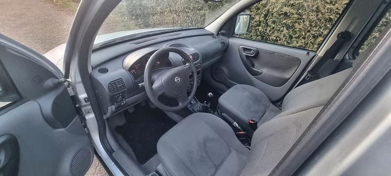 Gebraucht Opel Combo 75 PS (55 kW) 2003 Silber Van / Kleinbus