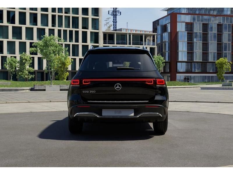 Gebraucht Mercedes EQB250 AMG 139 kW (190 PS) 2022 Unilack nachtschwarz SUV