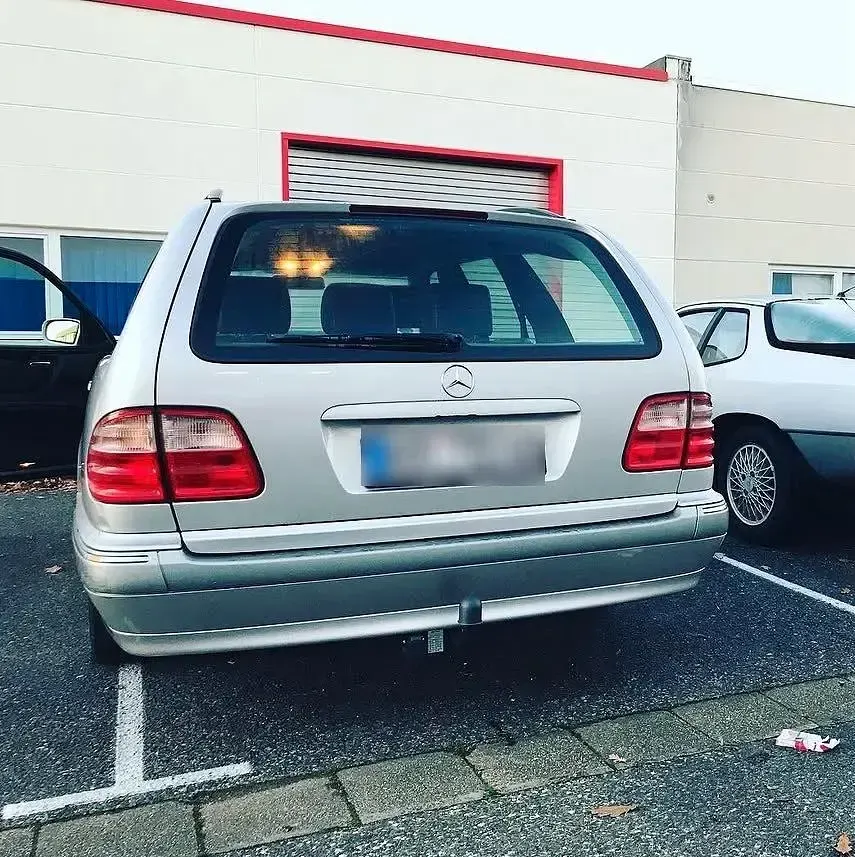Gebraucht Mercedes E430 279 PS (205 kW) 1999 Silber Limousine