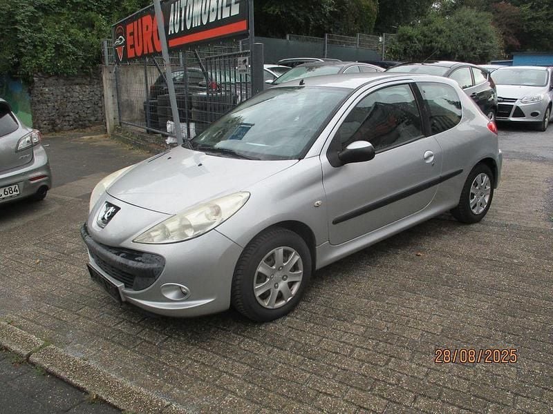 Silber Gebraucht 2010 Peugeot 206+ Basis Kleinwagen | 1.350 € (Superpreis) - Bild 1/4