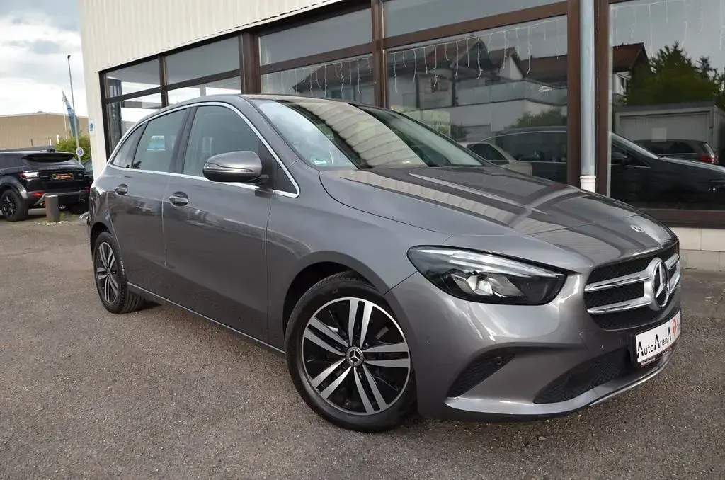 Gebraucht Mercedes B220 190 PS (139 kW) 2021 Mountaingrau Kleinwagen