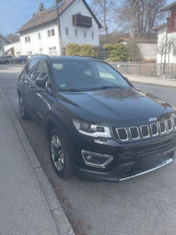 Gebraucht Jeep Compass Limited 170 PS (125 kW) 2018 Schwarz SUV
