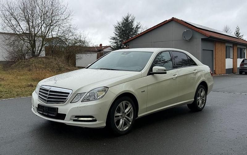 Second-hand Mercedes E300 231 CP (169 kW) 2011 Alb Berlinǎ