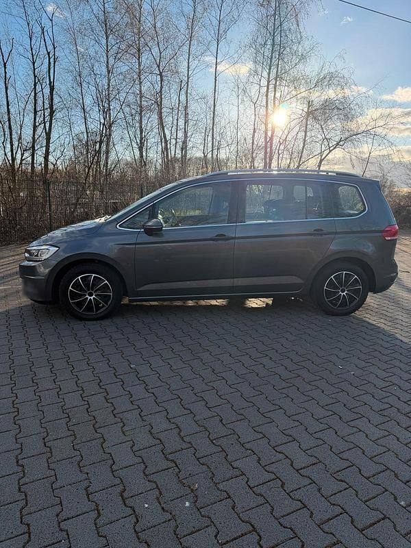 Gebraucht VW Touran Highline 190 PS (139 kW) 2017 Grau Van / Kleinbus