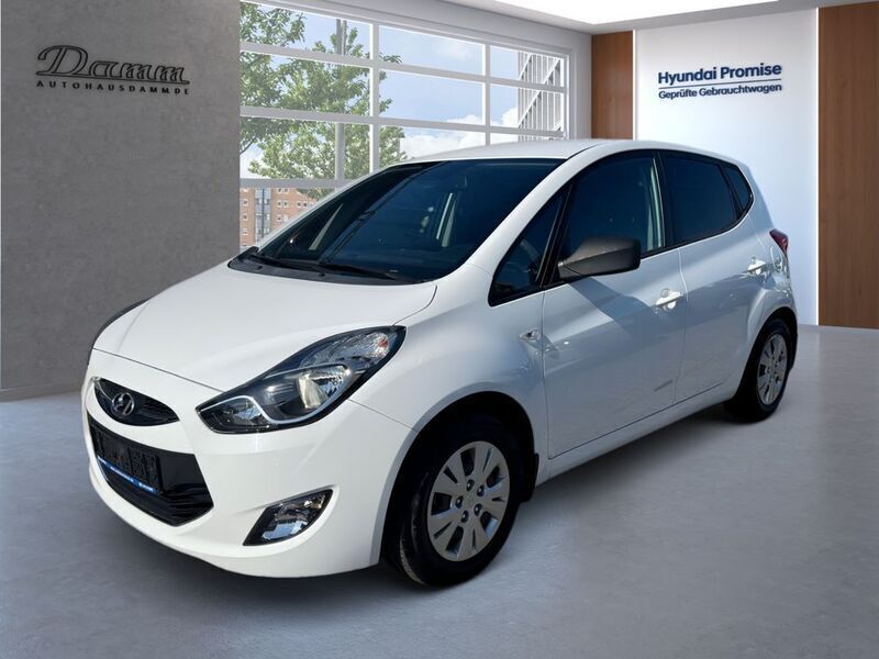 Weiß Gebraucht 2011 Hyundai ix20 Classic Van / Kleinbus | 6.990 € (Fairer Preis) - Bild 1/4