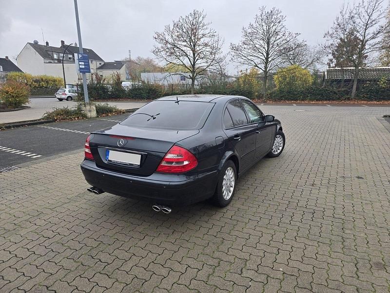 Gebraucht 2003 Mercedes E270 Limousine | 4.350 € (Fairer Preis) - Bild 1/4
