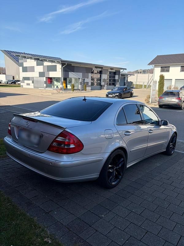 Gebraucht Mercedes E280 177 PS (130 kW) 2004 Silber Limousine