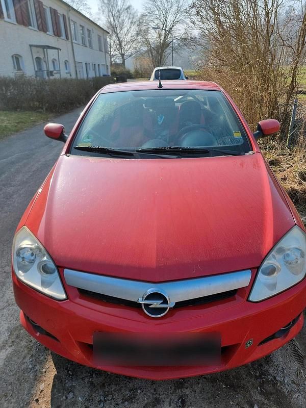 Gebraucht Opel Tigra 90 PS (66 kW) 2005 Rot Cabrio