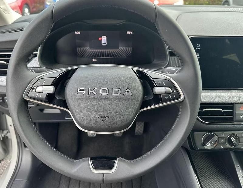 Grau Neu 2025 Skoda Scala Drive Kleinwagen | 21.980 € (Fairer Preis) - Bild 1/4