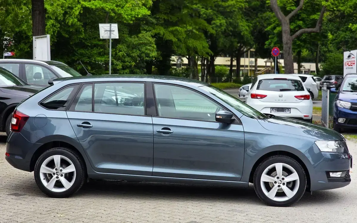 Gebraucht Skoda Rapid Cool Edition 95 PS (69 kW) 2018 Grau Kleinwagen