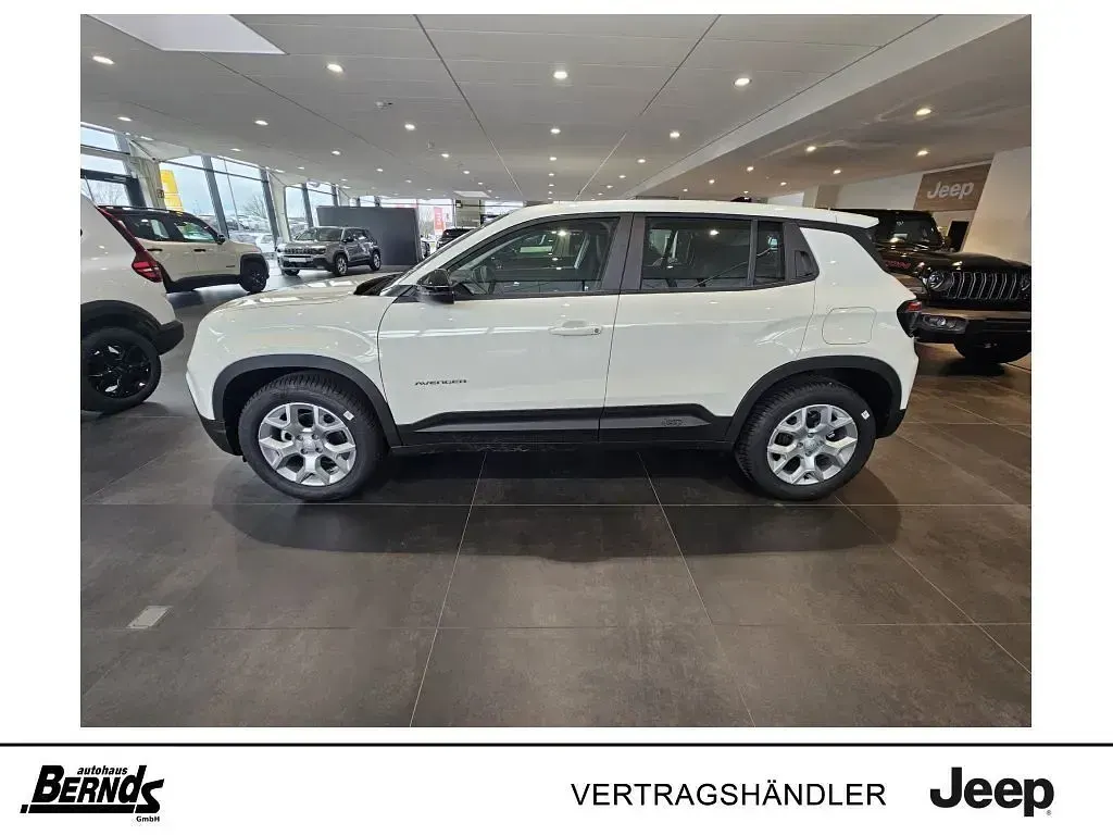 Neu Jeep Avenger Altitude 101 PS (74 kW) 2025 Snow white (metallic) SUV