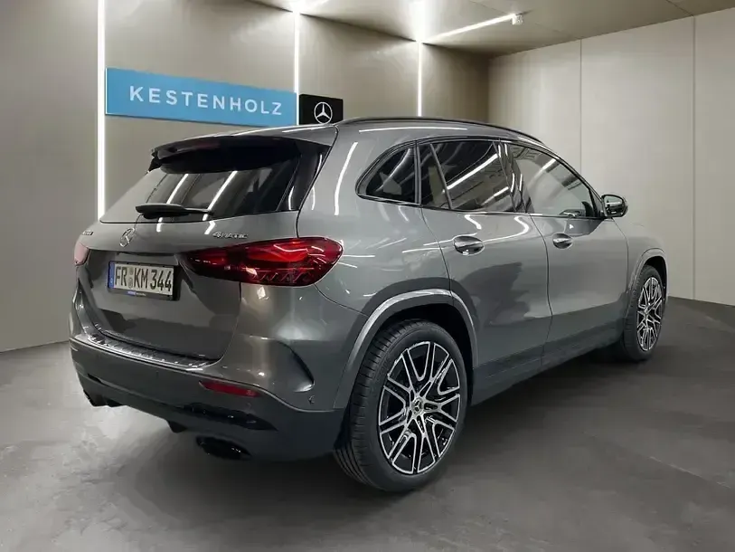 Gebraucht Mercedes GLA220 AMG 190 PS (139 kW) 2026 Mountain grau SUV