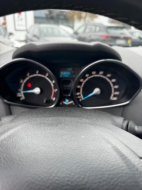 Gebraucht Ford Fiesta 100 PS (73 kW) 2016 Schwarz Kleinwagen