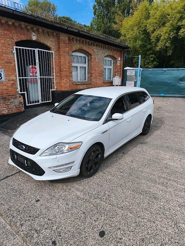 Weiß Gebraucht 2013 Ford Mondeo Kombi | 3.500 € - Bild 1/4