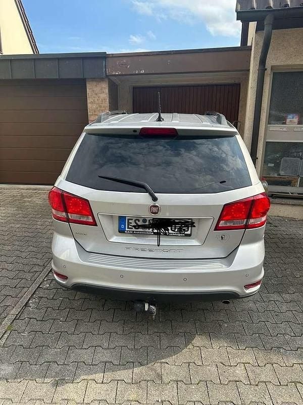 Silber Gebraucht 2012 Fiat Freemont Lounge SUV | 5.800 € (Guter Preis) - Bild 1/4