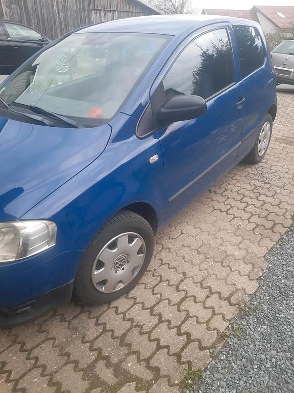 Second-hand VW Fox 75 CP (55 kW) 2005 Albastru Hatchback