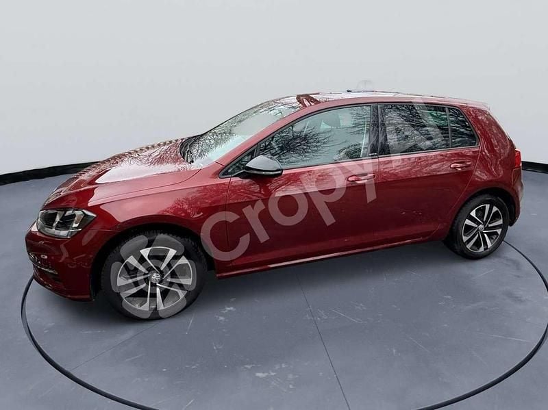 Gebraucht VW Golf VII 116 PS (85 kW) 2019 Rot Limousine
