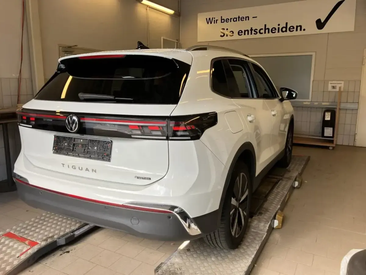 Gebraucht VW Tiguan Elegance 193 PS (141 kW) 2024 SUV