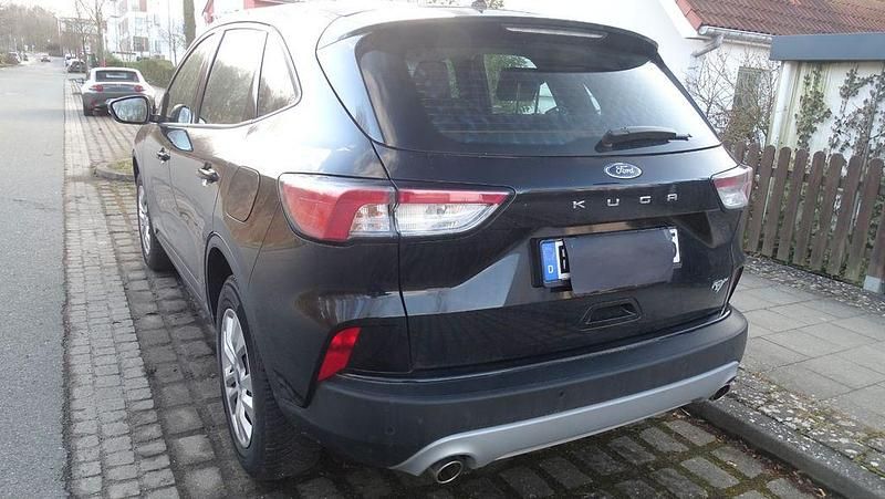 Gebraucht Ford Kuga 150 PS (110 kW) 2023 Schwarz SUV