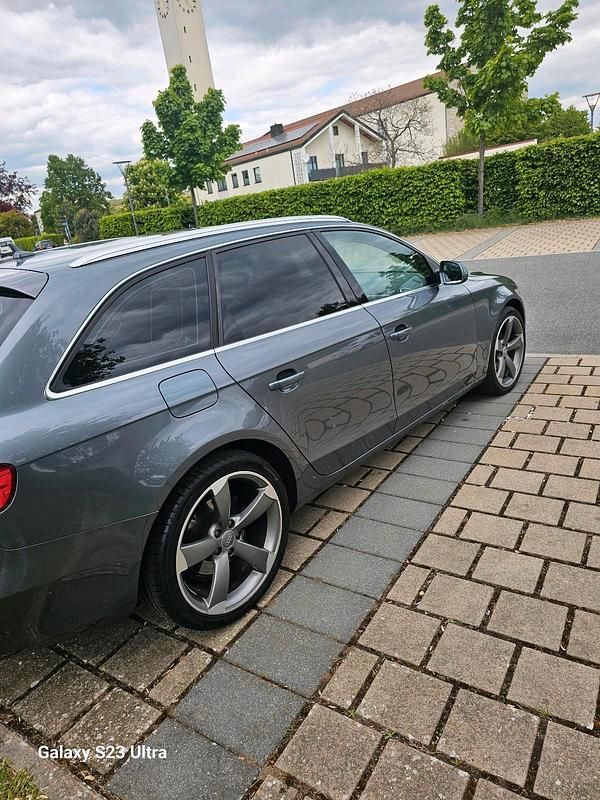 Gebraucht Audi A4 143 PS (105 kW) 2013 Grau Kombi