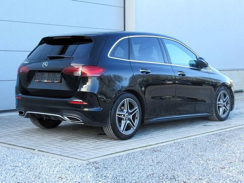 Gebraucht Mercedes B180 AMG line 116 PS (85 kW) 2023 Schwarz Kleinwagen