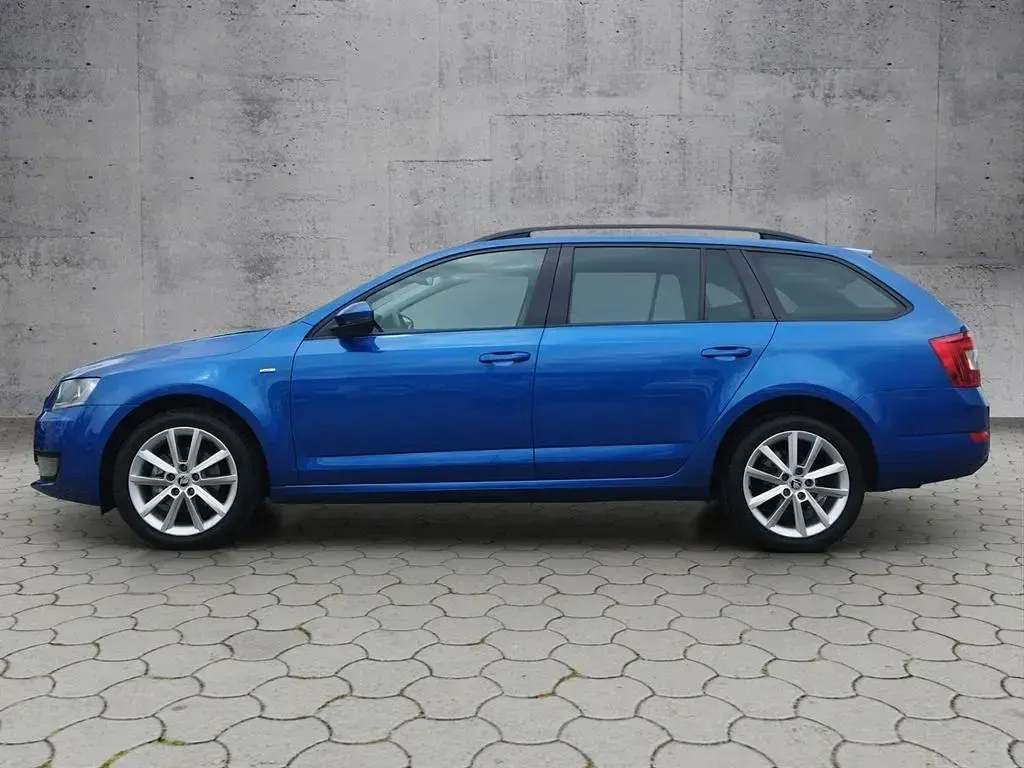 Gebraucht Skoda Octavia Joy 150 PS (110 kW) 2016 Raceblau metallic Kombi