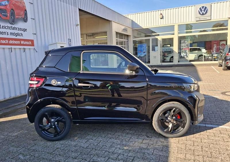 Nouă Ligier JS50 2026 Negru Hatchback