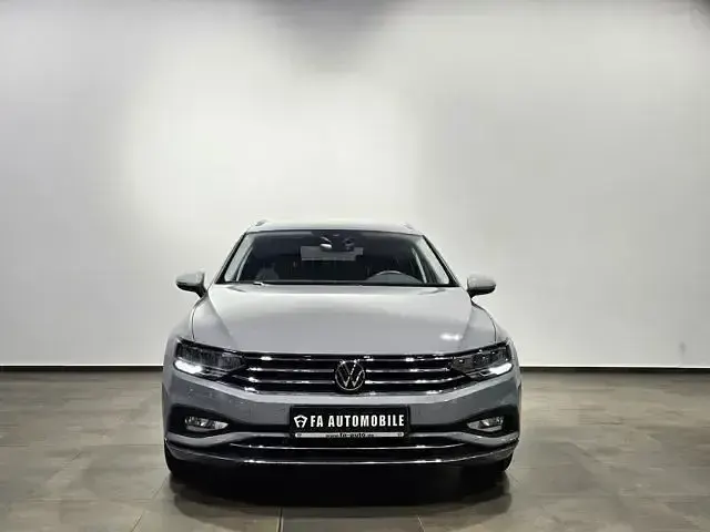 Gebraucht VW Passat Sport 200 PS (147 kW) 2024 Moonstone grey (metallic) Kombi